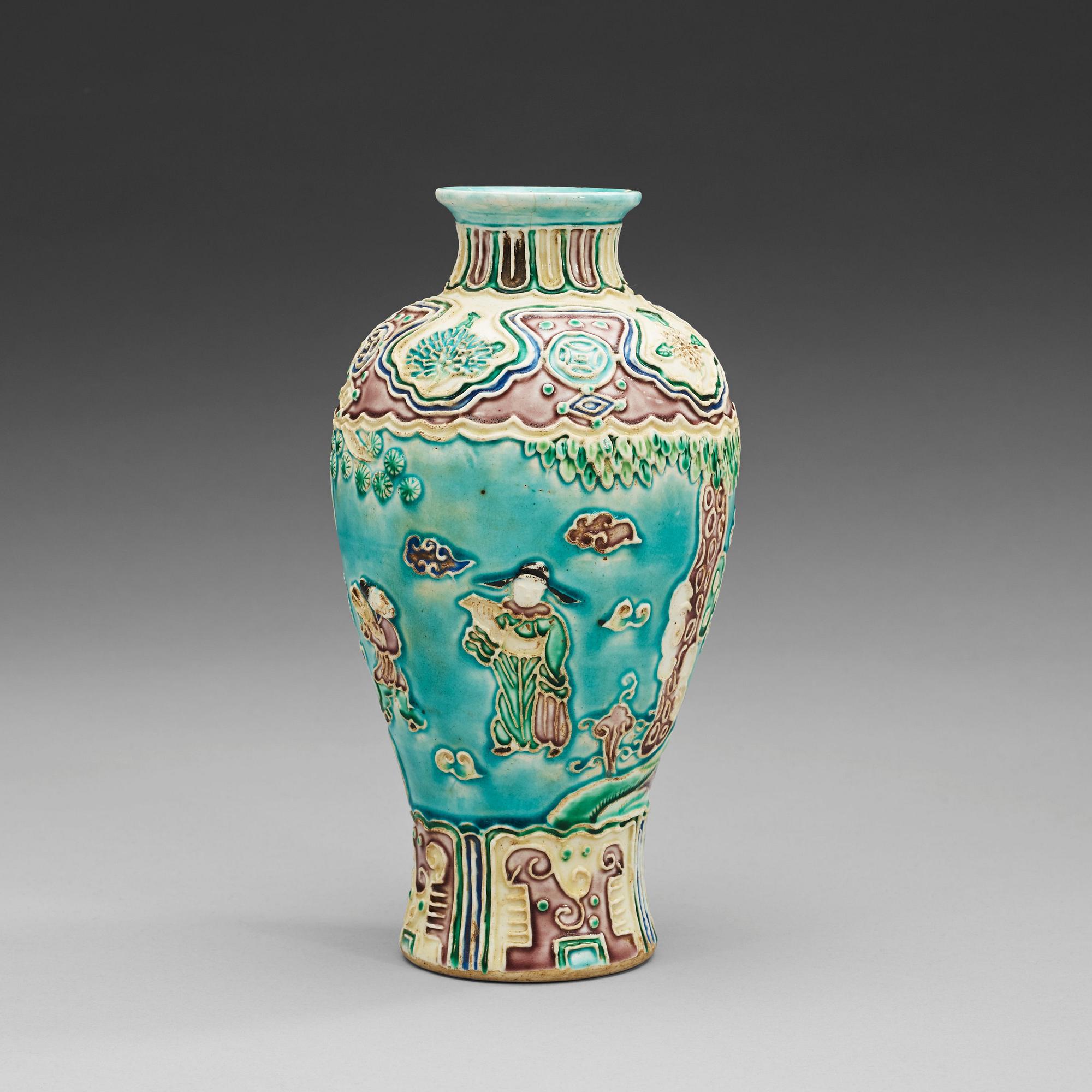 A Fahua jar, Ming dynasty (1368-1644).