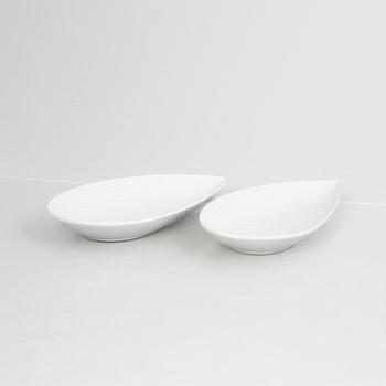 Stig Lindberg, a set of two stoneware vases, and two dish, "Reptil" and a vase "Fjäll", Gustavsberg 1953-63 and 1960-61.