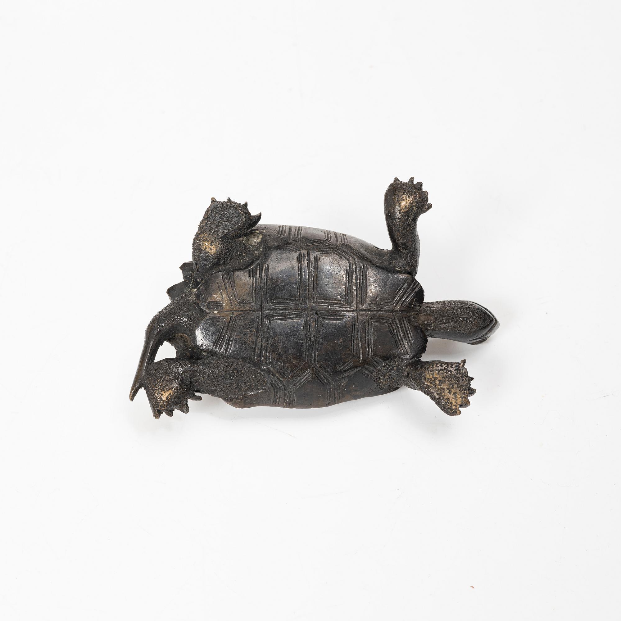 A bronze okimono, Japan, Meiji (1868-1912).