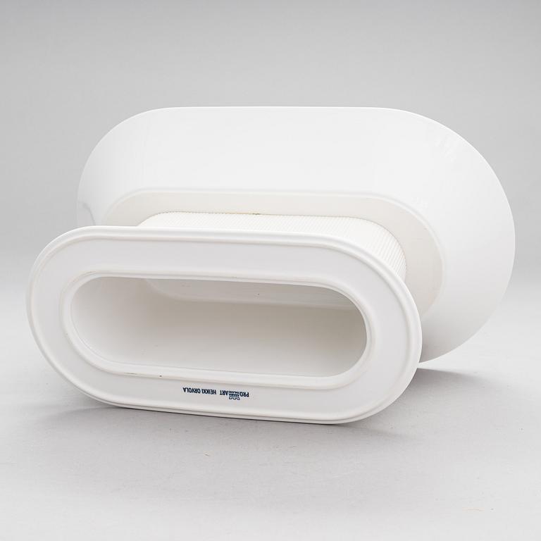 Heikki Orvola, a serving dish 'Fontana', Arabia Pro Art Collection Finland.