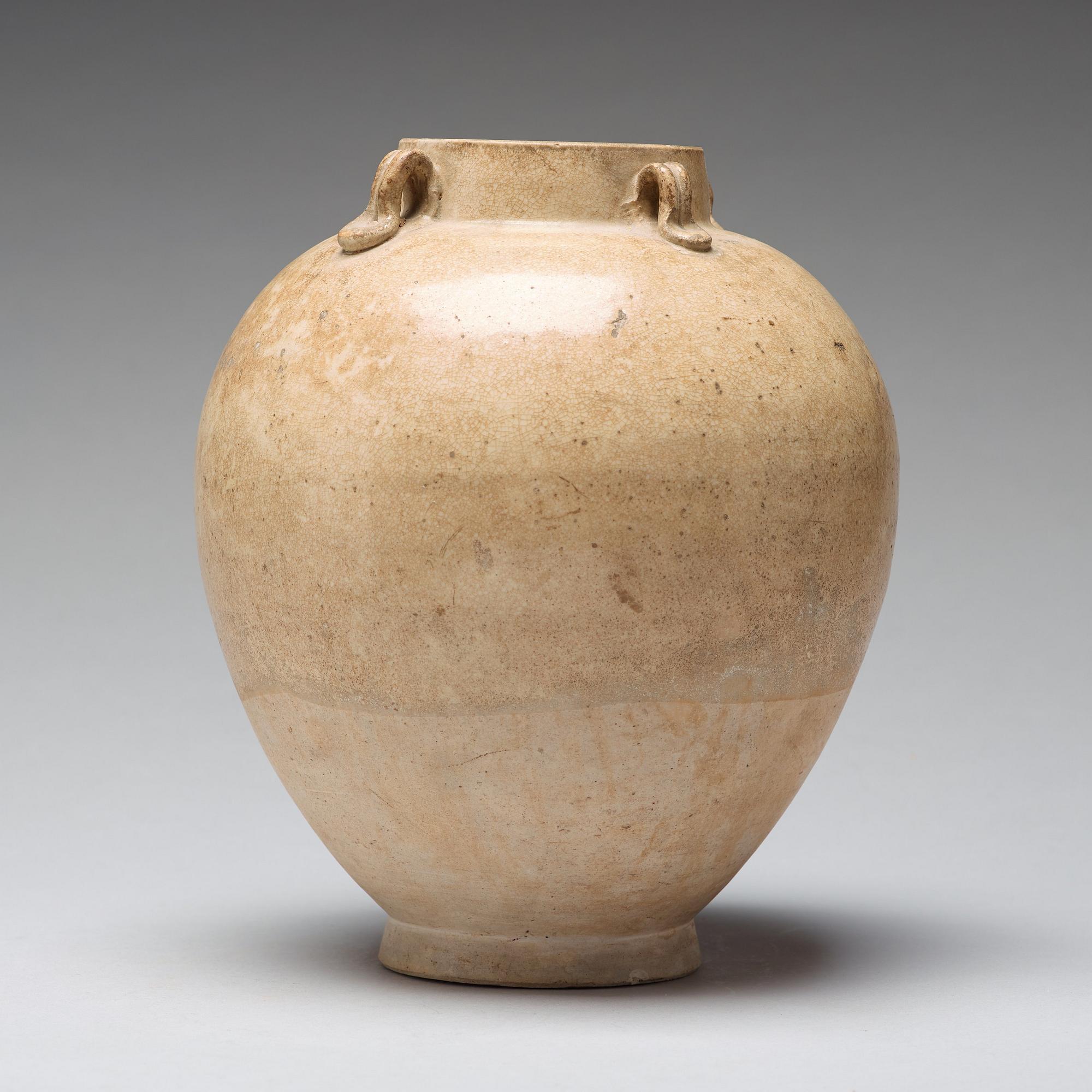 KRUKA, lergods. Tangdynastin (608-906).