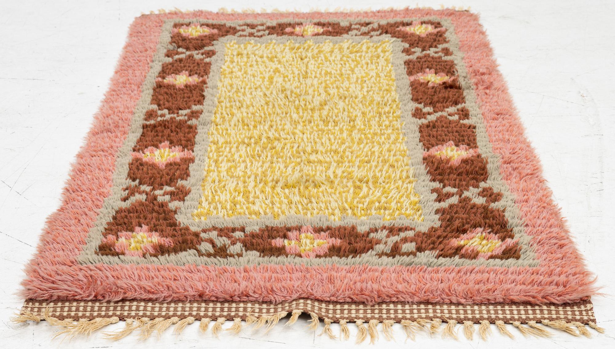 A knotte pile rya, Sweden, 1940s, c. 99 x 59 cm.