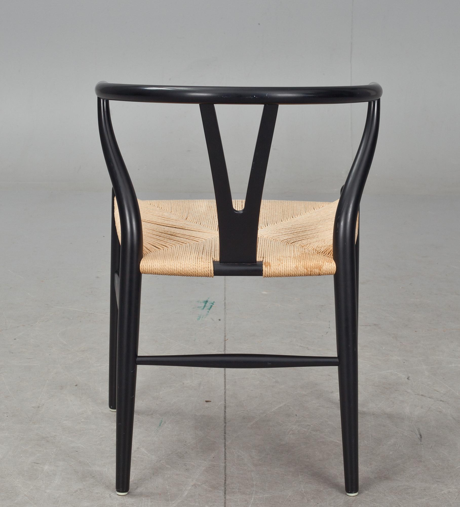 KARMSTOL, Y-stolen, formgiven av Hans Wegner 1950, tillverkad av Carl Hansen & Son, Odense.
