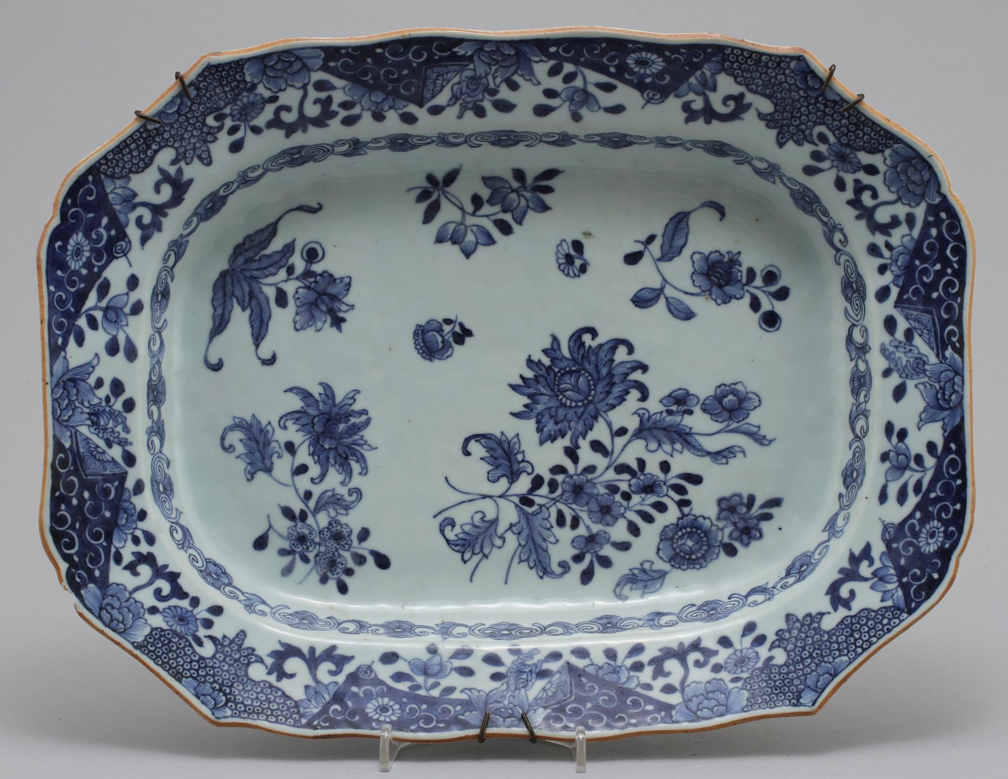 TERRINFAT, porslin, Kina, 1700-tal.