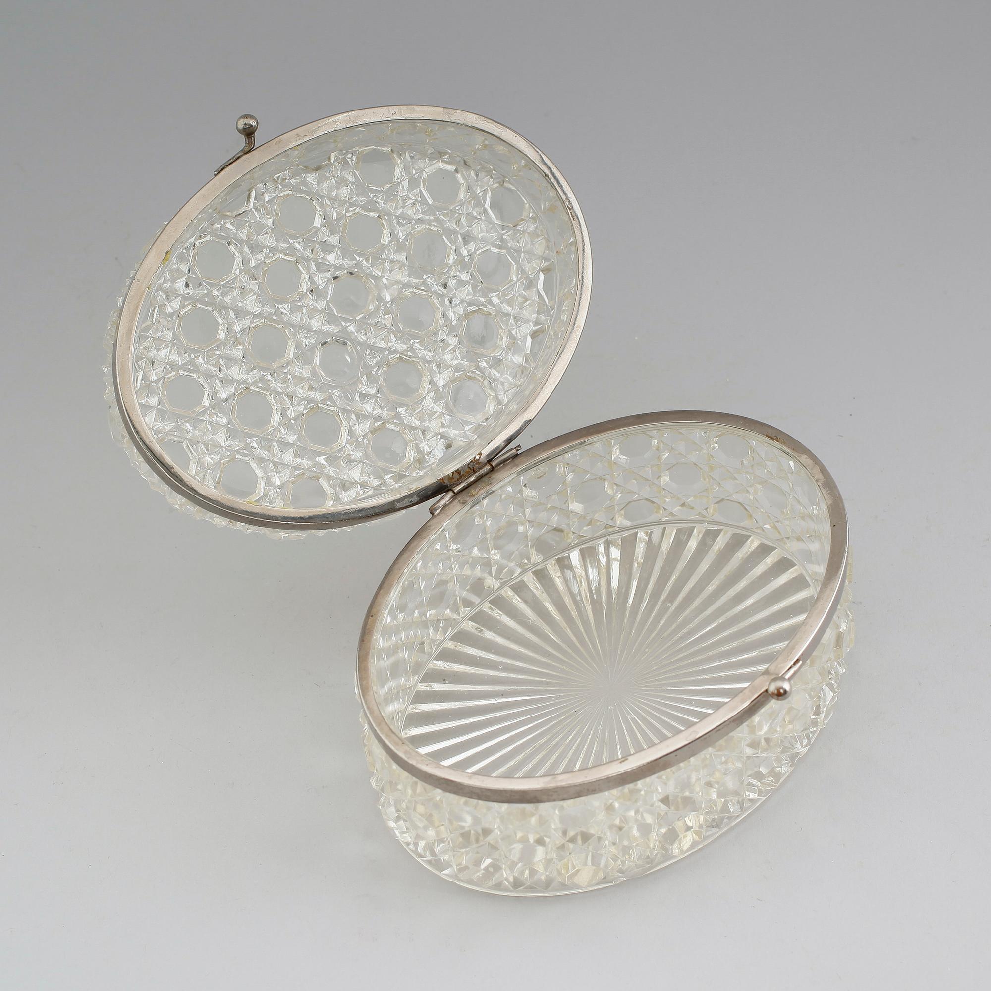 SKRIN, pressglas och nysilver, 1900-talets första hälft.