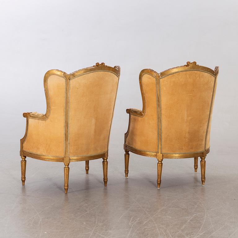 BERGÈRER ett par Louis XVI-stil Italien 1900-tal.