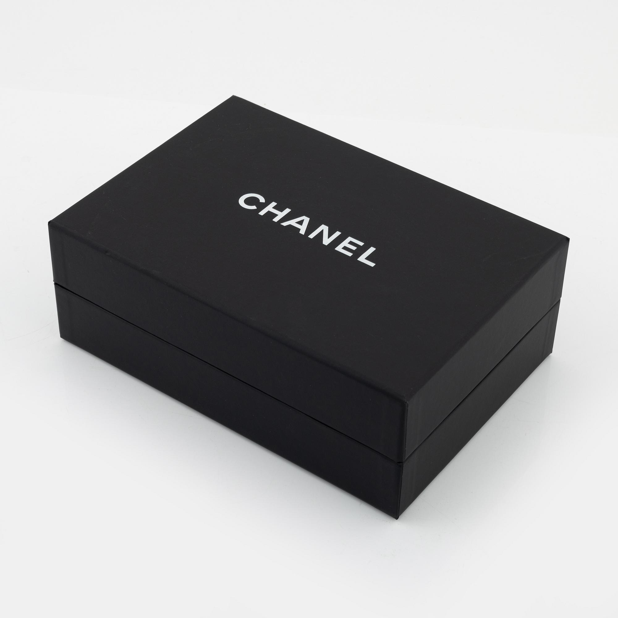 Chanel, A "Chanel No. 5 Parfum Box Evening Clutch", 2021.