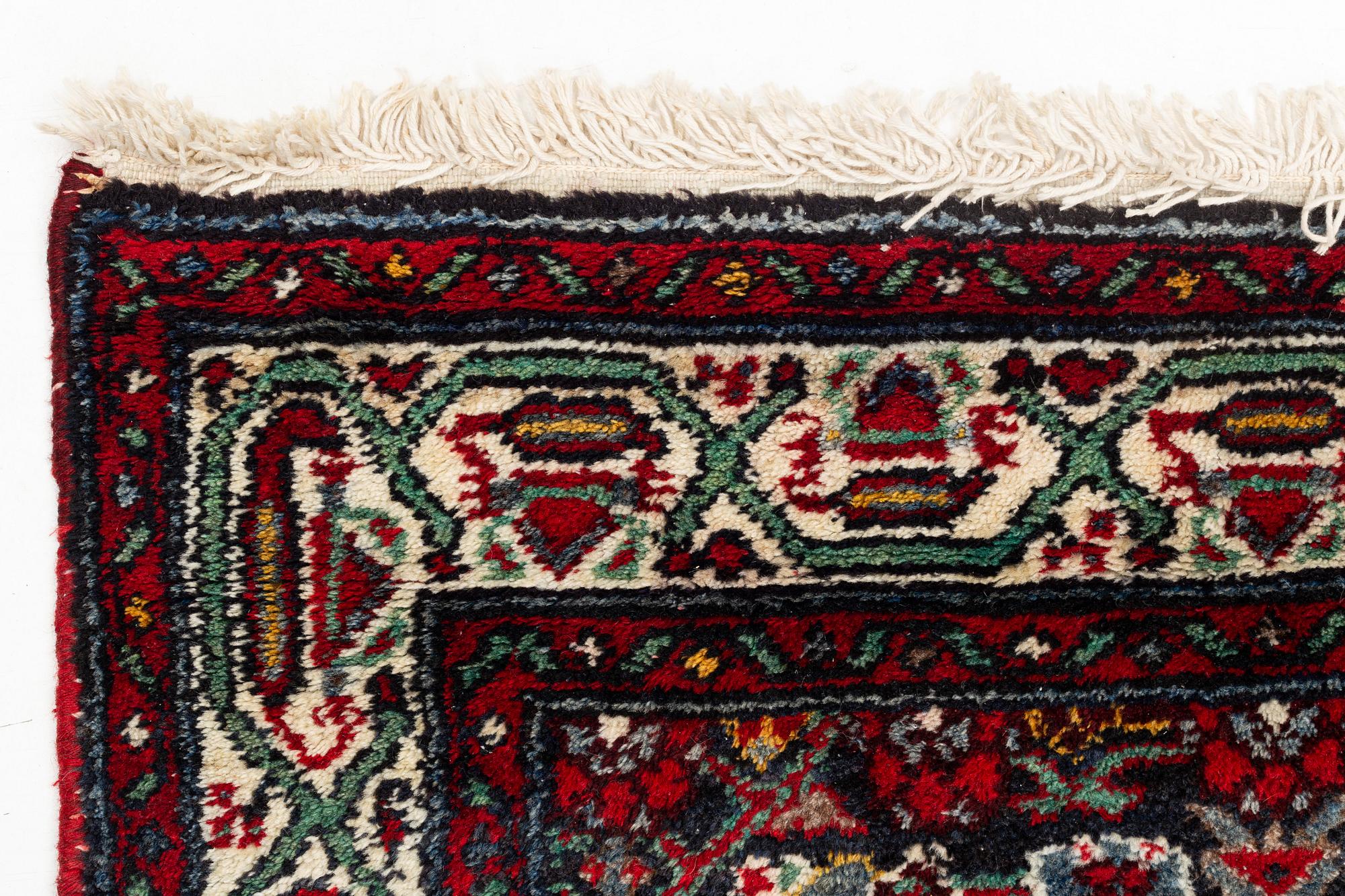 Gallery carpet, Old Hamadan, ca 100 x 286 cm.