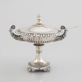 A Swedish silver sugarbowl, marks of Adolf Zethelius, Stockholm 1834.