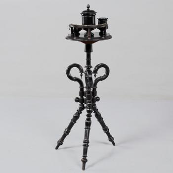 RÖKBORD, omkring sekelskiftet 1900.