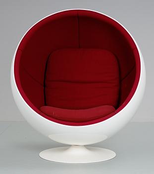 An Eero Aarnio white fiberglass and red fabric 'Ball chair', by Adelta, Finland, post 1991.