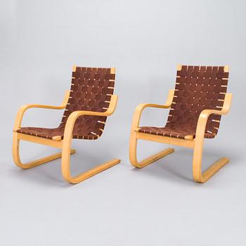 Alvar Aalto, fåtöljer, ett par, modell 406 för Artek, 1900-talets slut.