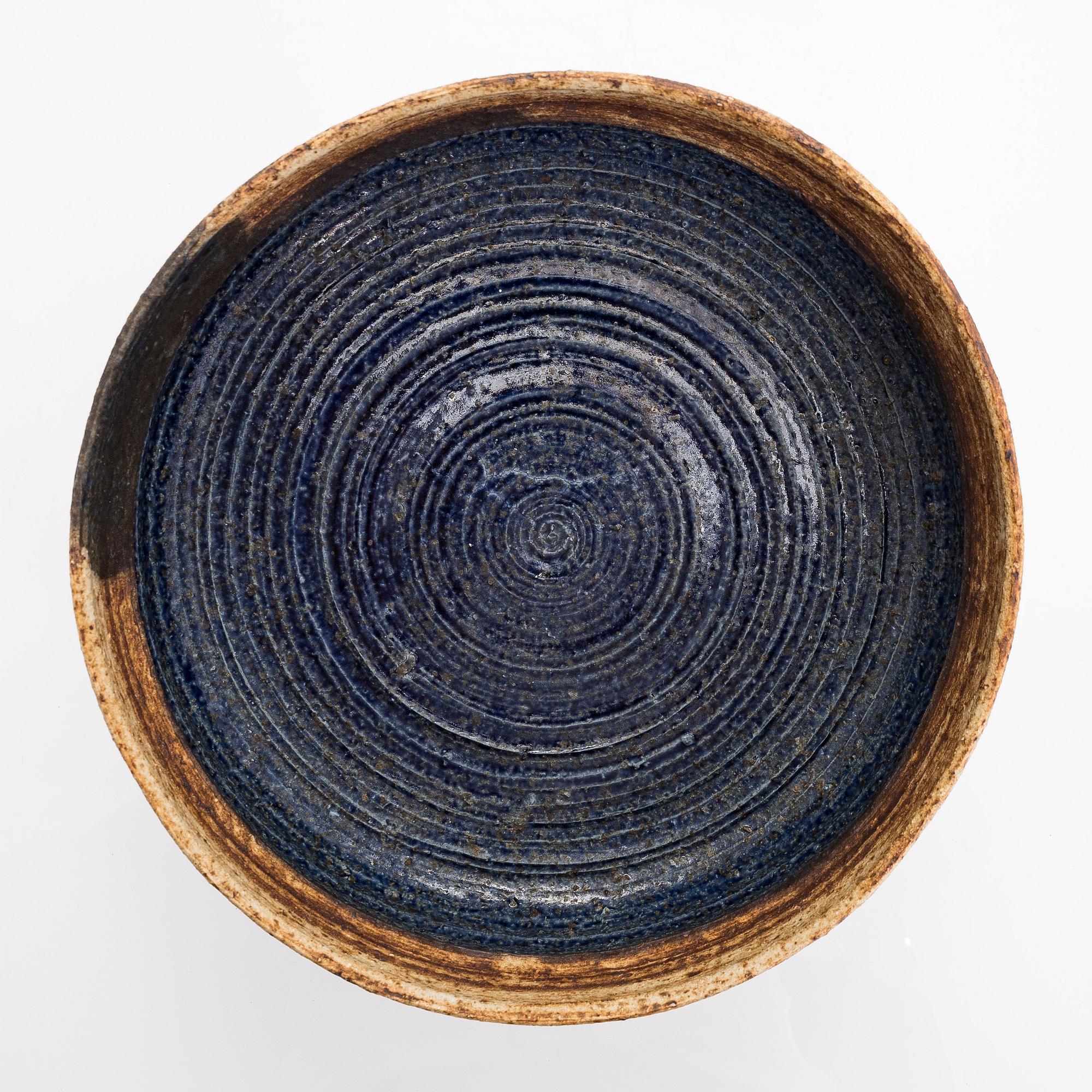 Raija Tuumi, skål, chamotterat stengods, signerad RT ARABIA 1970.