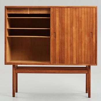 Jørgen Høj, an oak cabinet executed by cabinetmaker Knud Willadsen, Lillerød, Denmark 1952.