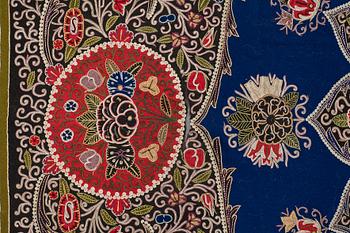 AN EMBROIDERY, a semi-antique Rascht, Persia (Iran), ca 312,5 x 311 cm.