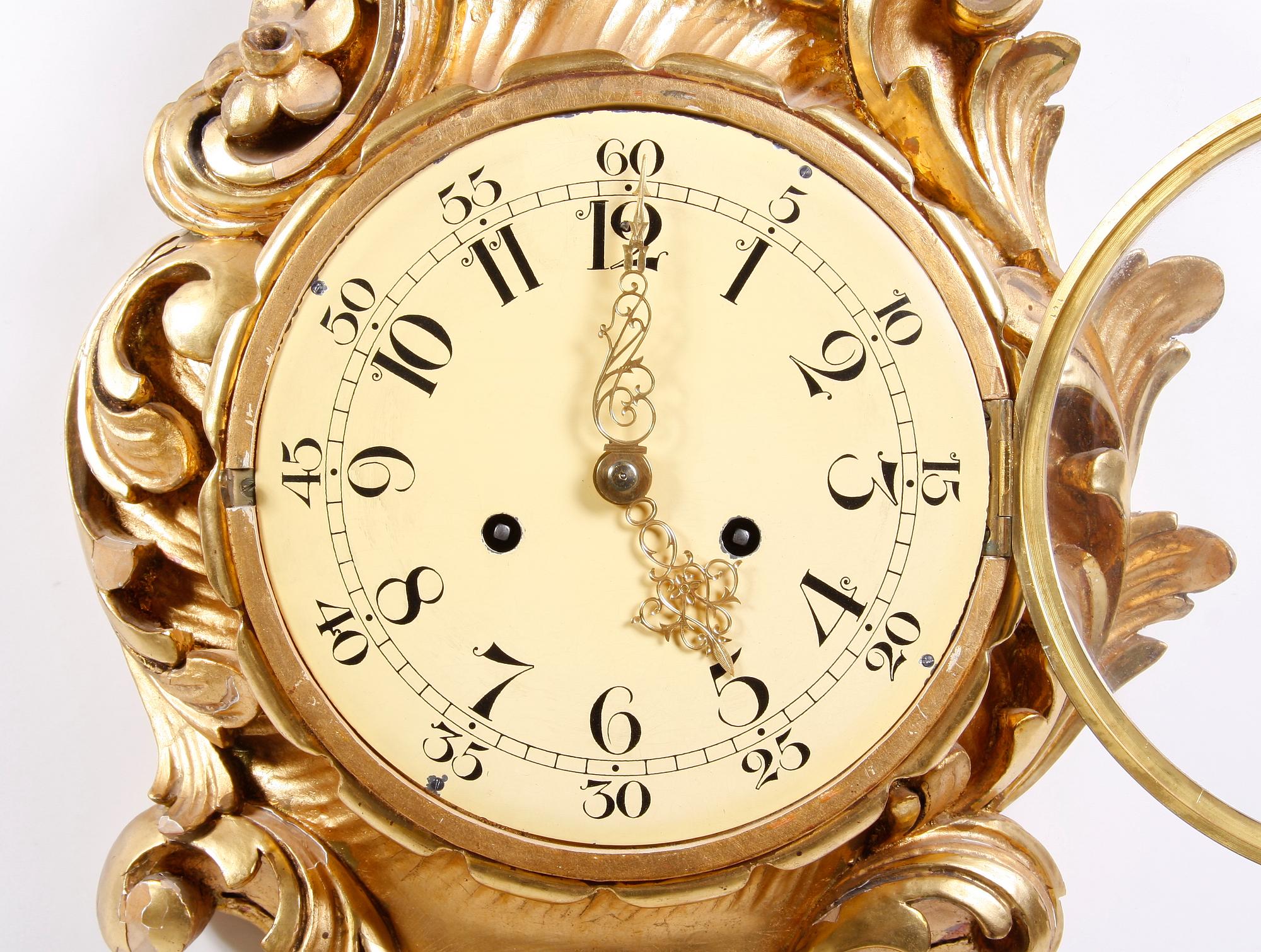 VÄGGPENDYL SAMT LAMPETTER, rokokostil, 1900-talets mitt.