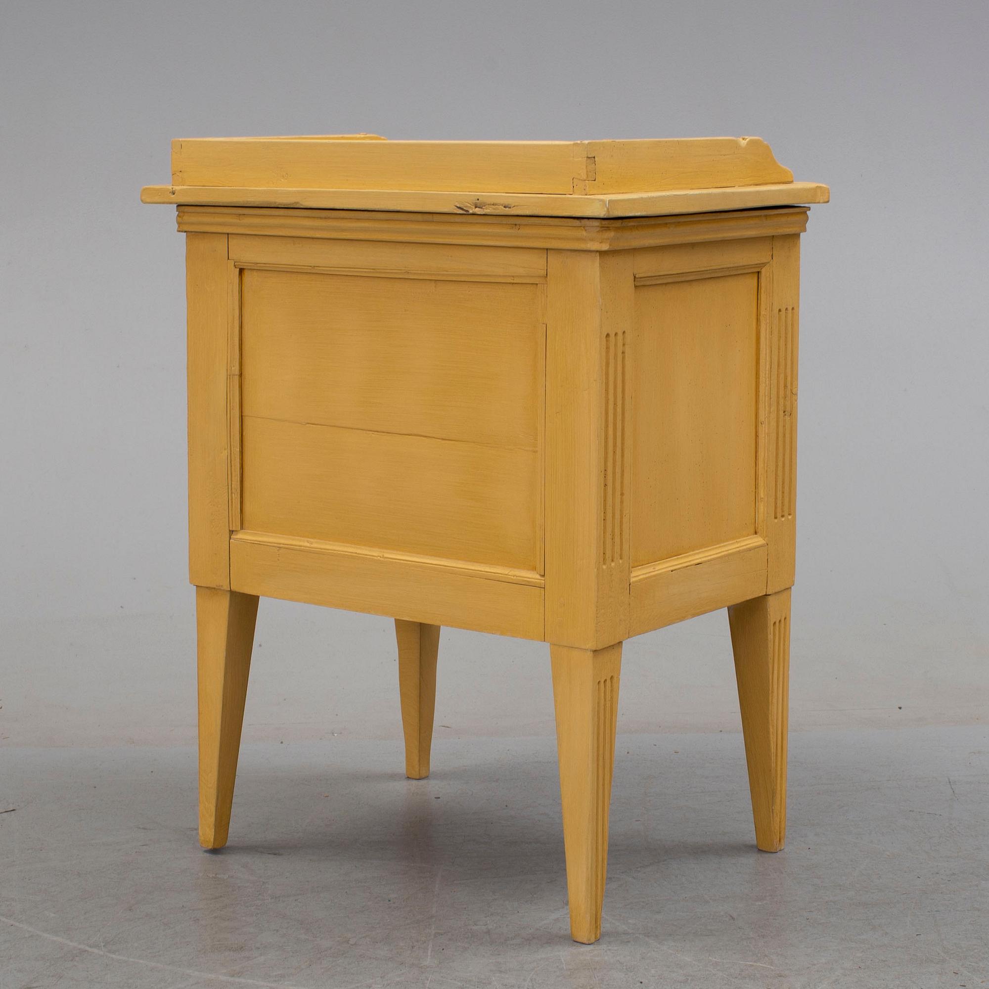 A BEDSIDE TABLE, gustavian style. 20th century.