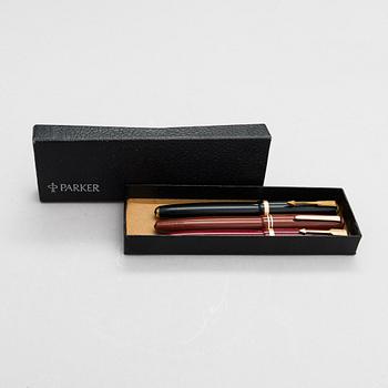 Parker, mustetäytekynät 3 kpl, 14 K kultakärjet, USA.