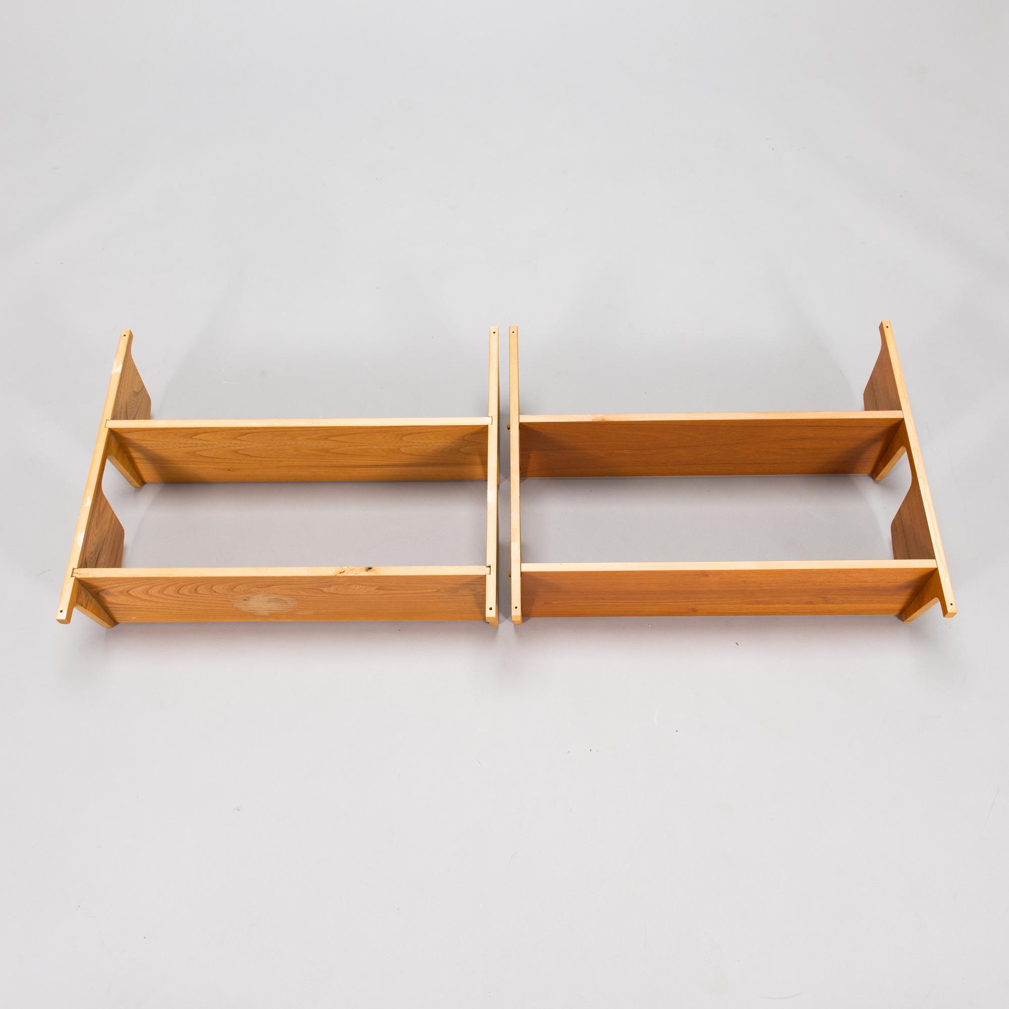 Seinähyllyjä, 2 kpl, 1900-luvun puoliväli.