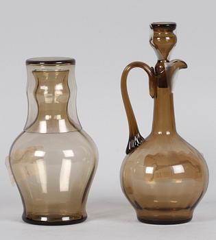 KARAFFER, 2 st. Glas. Edward Hald.