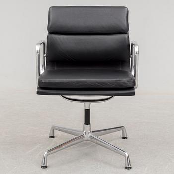 CHARLES & RAY EAMES, skrivbordssstol, "Soft Pad Chair EA 208", Vitra, omkring 2015.