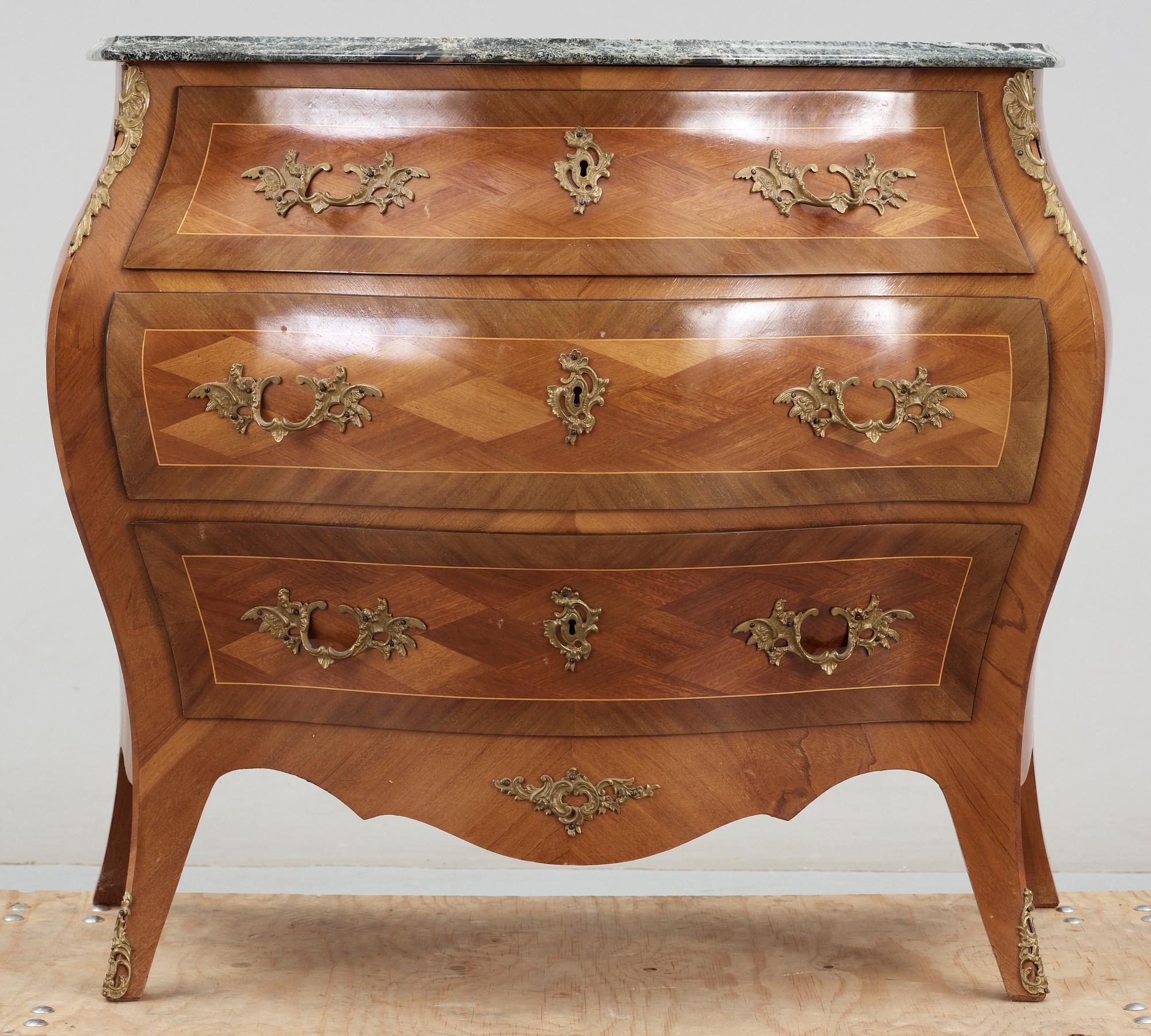 BYRÅ, rokokostil, 1950-70-tal.