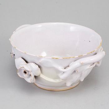 A Swedish Marieberg faience bowl, 18th Century.