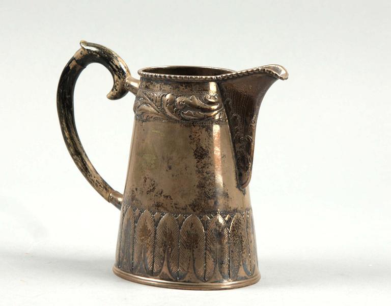 KANNA, silver med handtag i svärtat trä, Köpenhamn, 1921. Vikt ca 300 g.