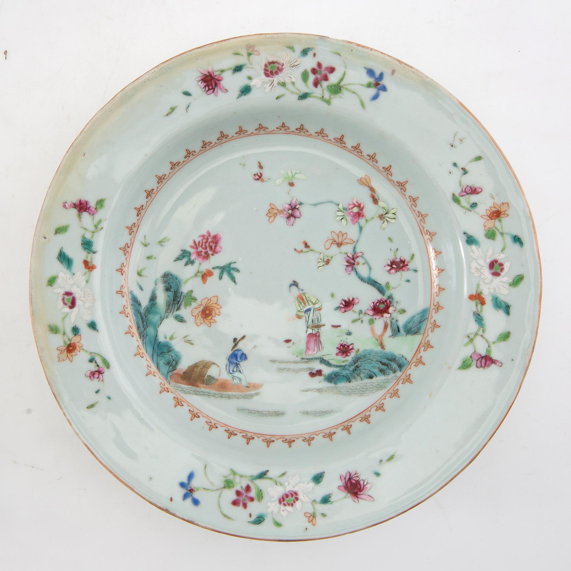 Plates 8 pcs and a serving dish similar China 18th century porcelain.