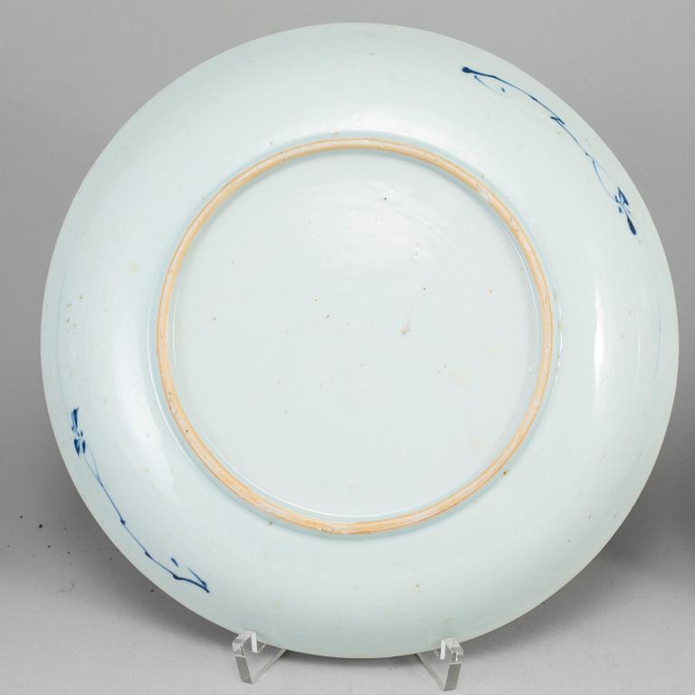 SKÅLFAT, tre stycken, kompaniporslin. Qingdynastin, Qinalong (1736-95).