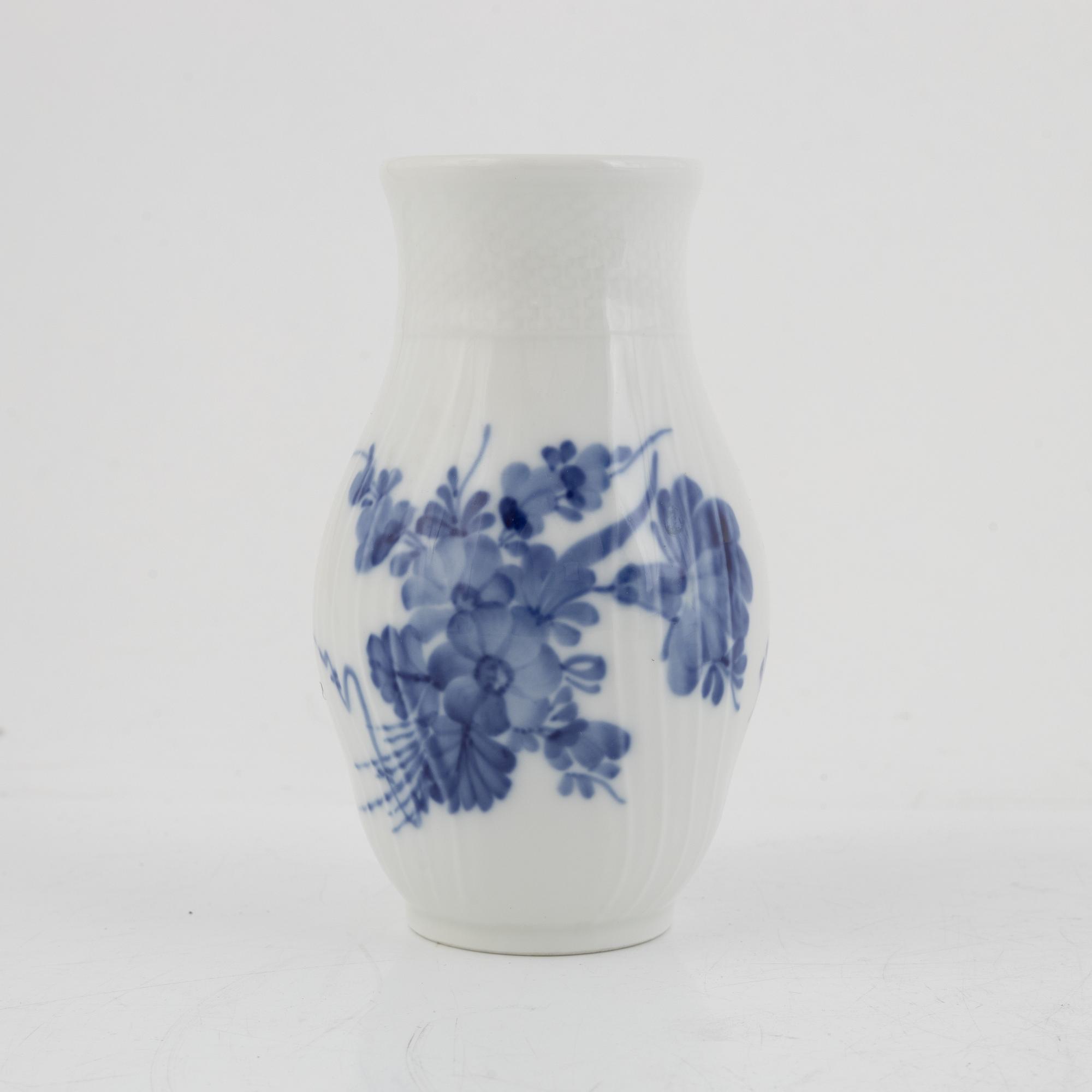 Matervis, 79 pieces, "Blue Flower", Royal Copenhagen, Denmark.