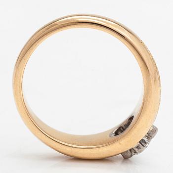 Sormus, 18K kultaa ja briljanttihiottu timantti noin 0.25 ct. Risto Karstela, Helsinki, 1968.
