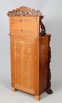 SPEGELBYRÅ, nyrokoko, sent 1800-tal.