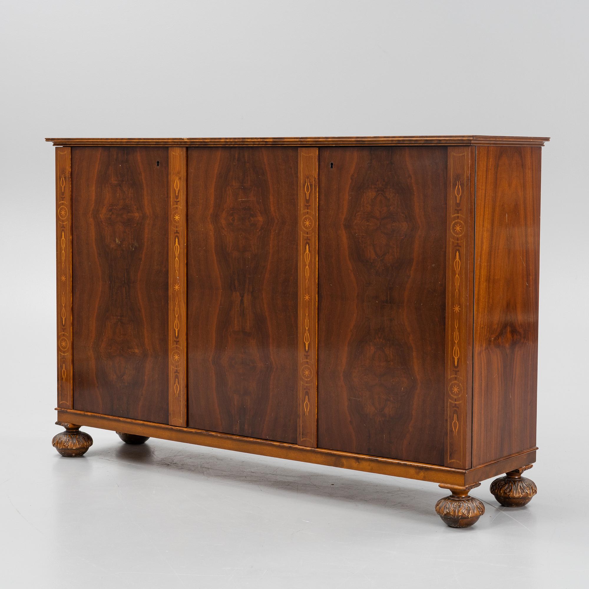 A Swedish Grace cabinet, 1920's/30's.