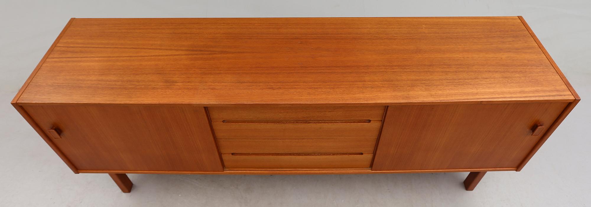 SIDEBOARD, "Arild", Nils Jonsson, Troeds, 1900-talets andra hälft.