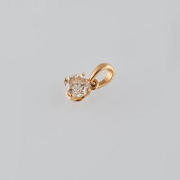 HÄNGE, 18K guld med briljantslipad diamant 0.50 ct. Vikt 0,6 gram.