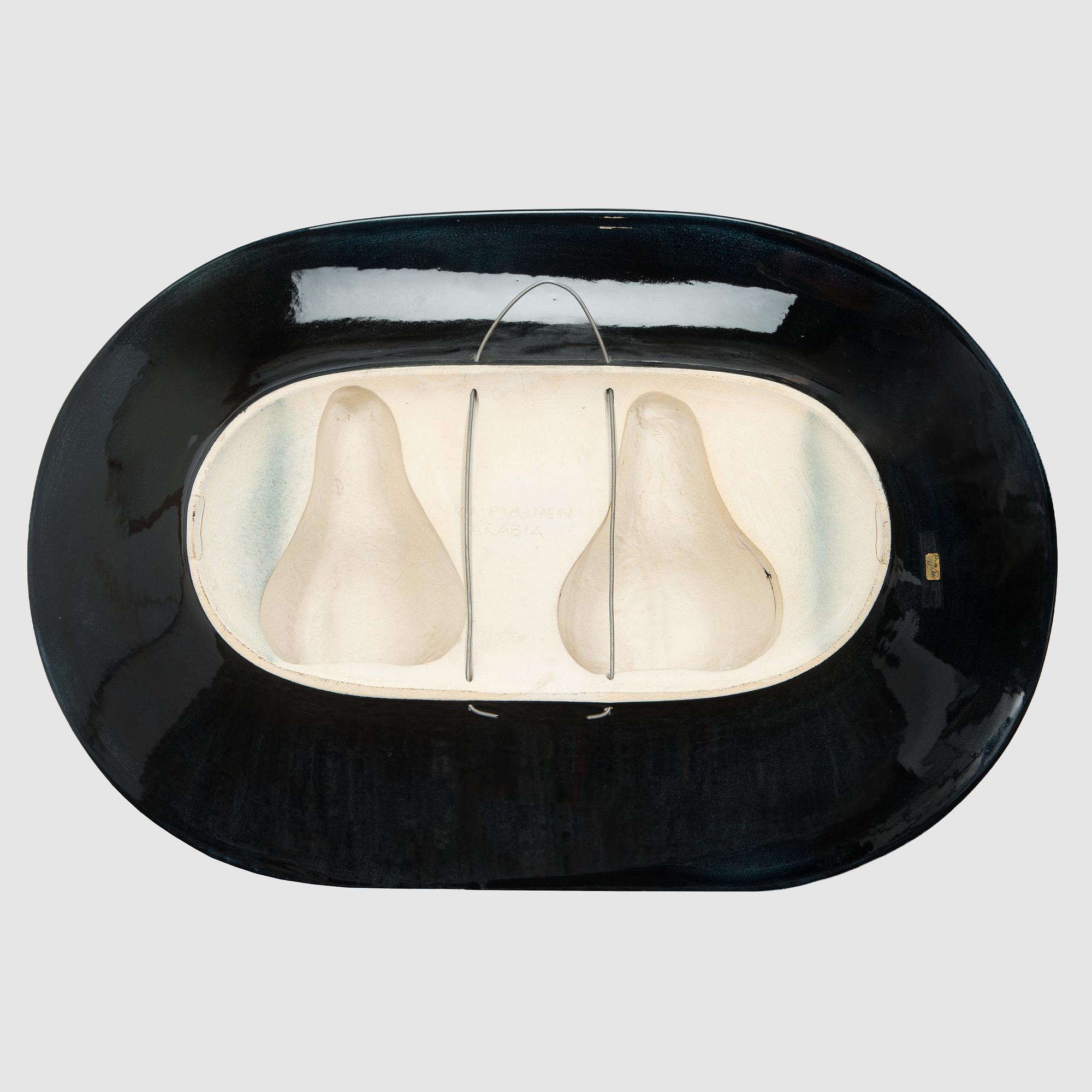 Birger Kaipiainen, a ceramic dish, signed Kaipiainen Arabia.