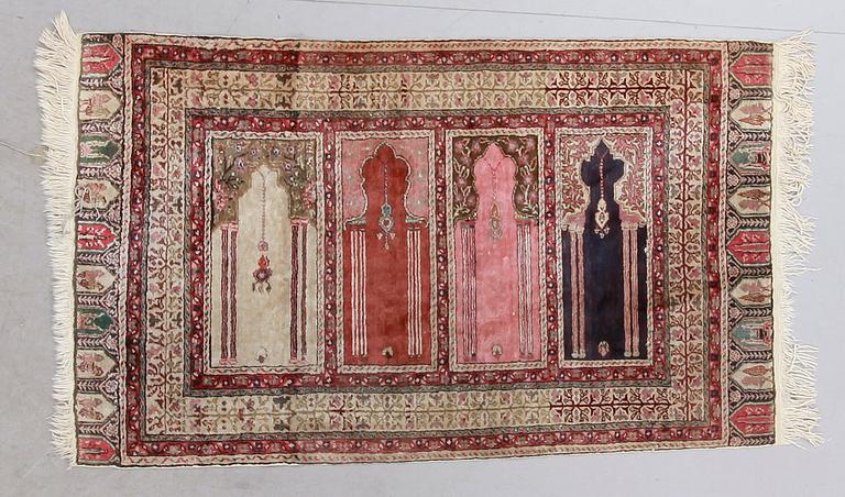 MATTA, Kayseri, silkeinslag, semiantik. Ca 141 x 84 cm.