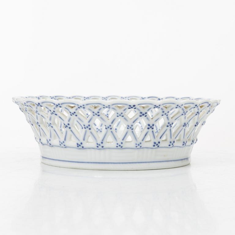 Royal Copenhagen, A 'Blue Fluted Half Lace" 30 pieces breakfast service, 'Musselmalet', partly 1889-1922 but also post 1923.