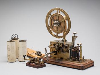 MORSETELEGRAF, 2 delar. LM Ericsson Stockholm. 1800-talets slut.