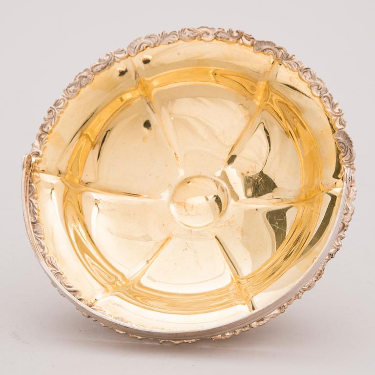 BRÖDKORG, silver, Helsingfors 1943.