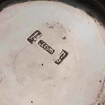 SKÅLAR, silver, två stycken. Shanghai, tidigt 1900-tal. En med mästarstämpel ZeeWo.