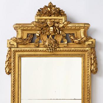 A Gustavian mirror.