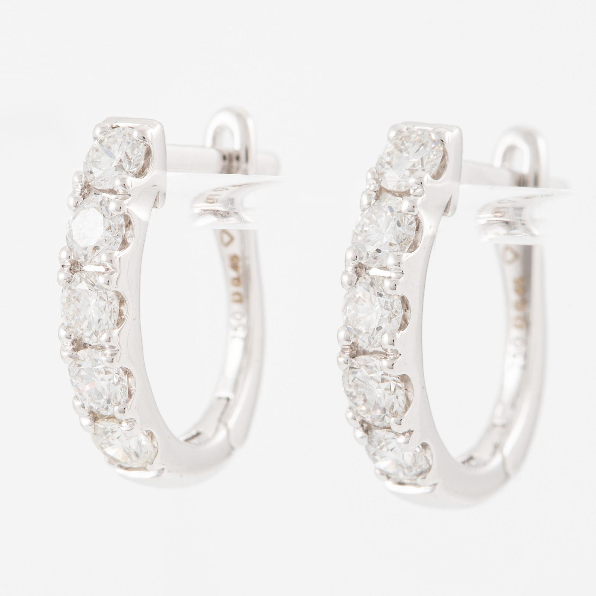 Earrings, 18K white gold set with brilliant-cut diamonds.