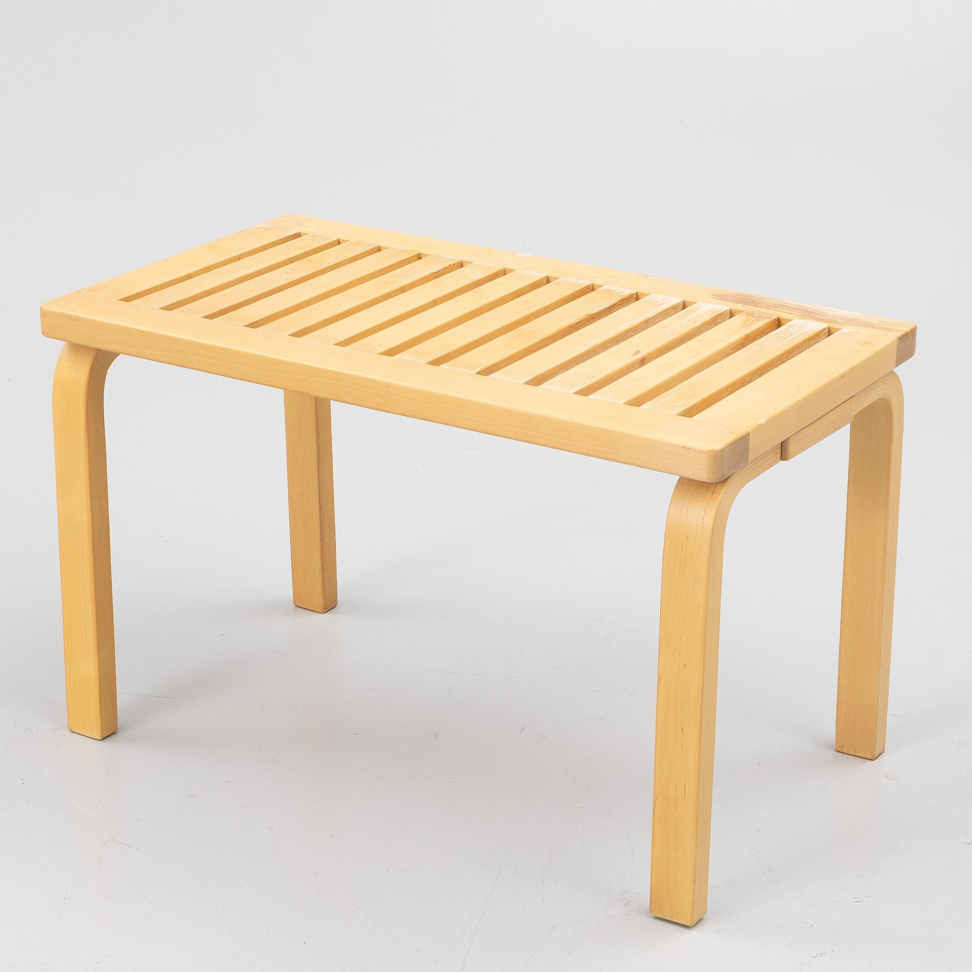 Alvar Aalro, a modewl 153 B bench, Artek.