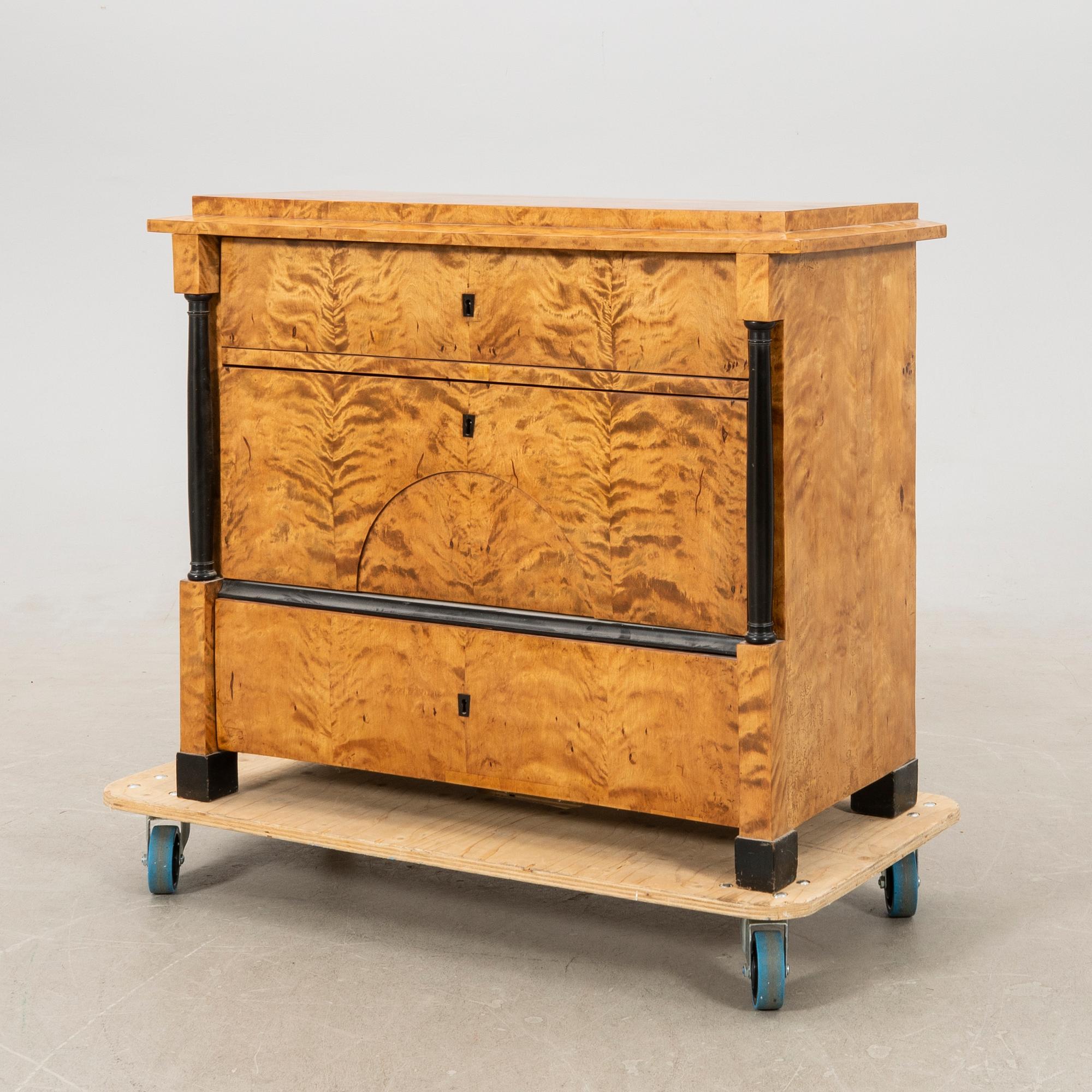 Chest of drawers, Karl Johan made in Ystad by the furniture company Roth in 1841.
