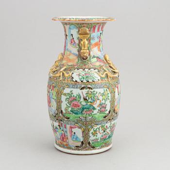 A famille rose vase, Canton, Qing dynasty, 19th Century.