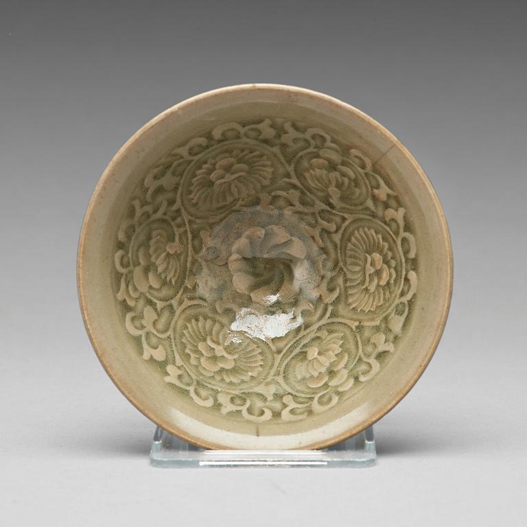 A celadon glazed bowl, Song dynasty (960-1279).