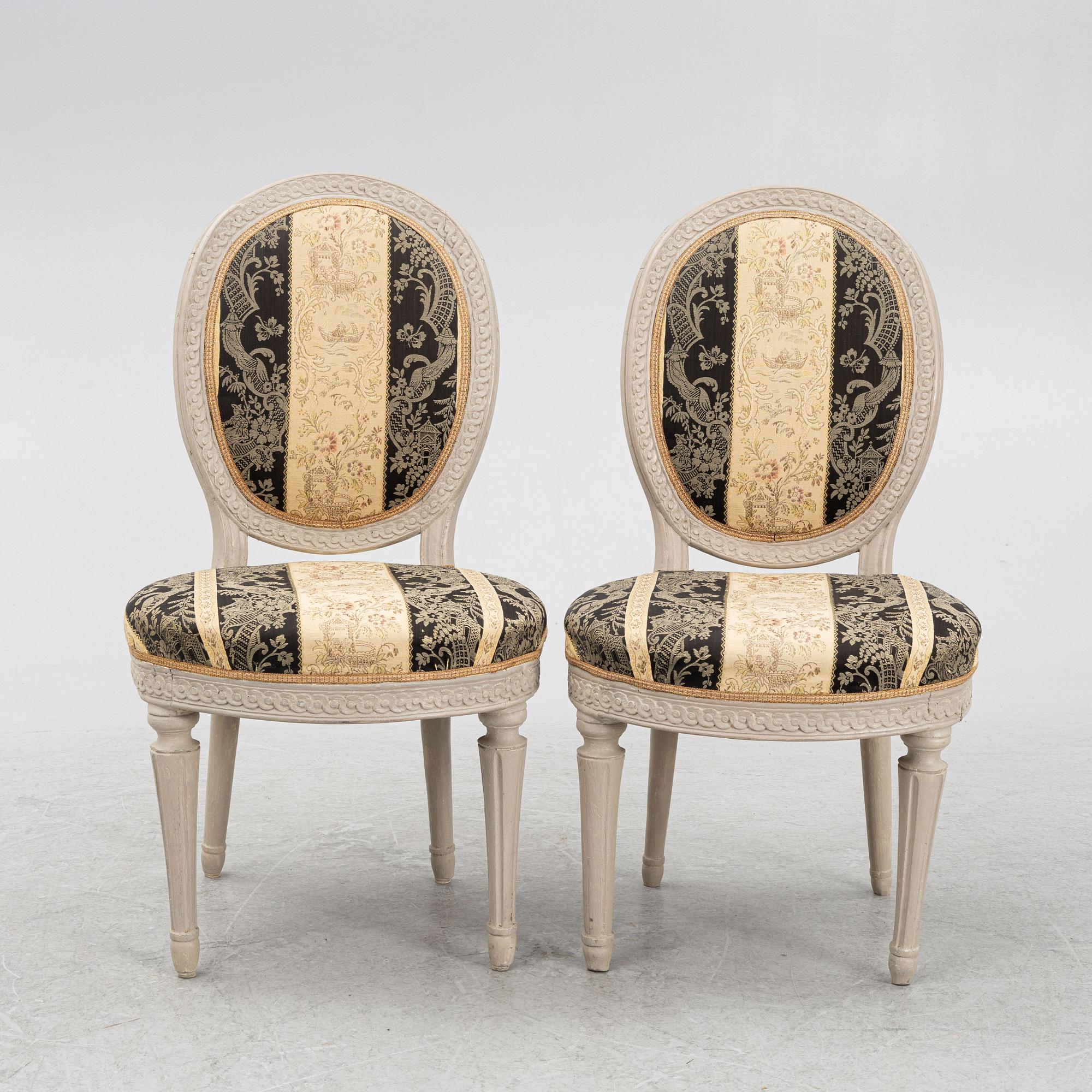 A pair of Gustavian chairs, around 1800.
