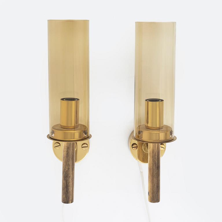 Hans Agne Jakobsson, a pair of V169/1 wall lamps, Hans-Agne Jakobsson AB, Markaryd, second half of the 20th century.